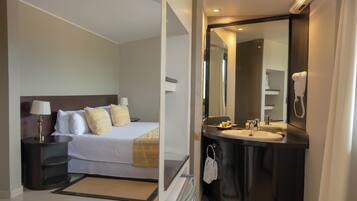 Chambre Double Junior | Minibar, coffres-forts dans les chambres, Wi-Fi gratuit, draps fournis