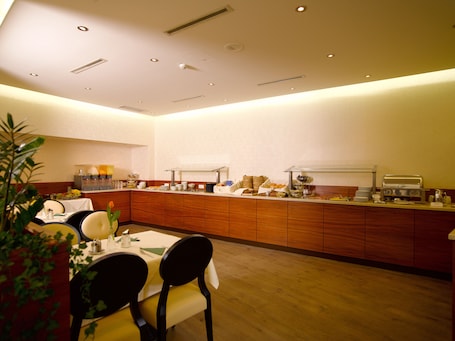Buffet. Hotel Drei Raben