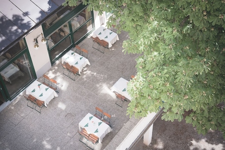 Terrace/patio. Hotel Drei Raben