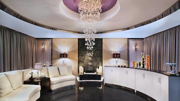 Hot tub, hot springs, body treatments, aromatherapy, hot stone massages