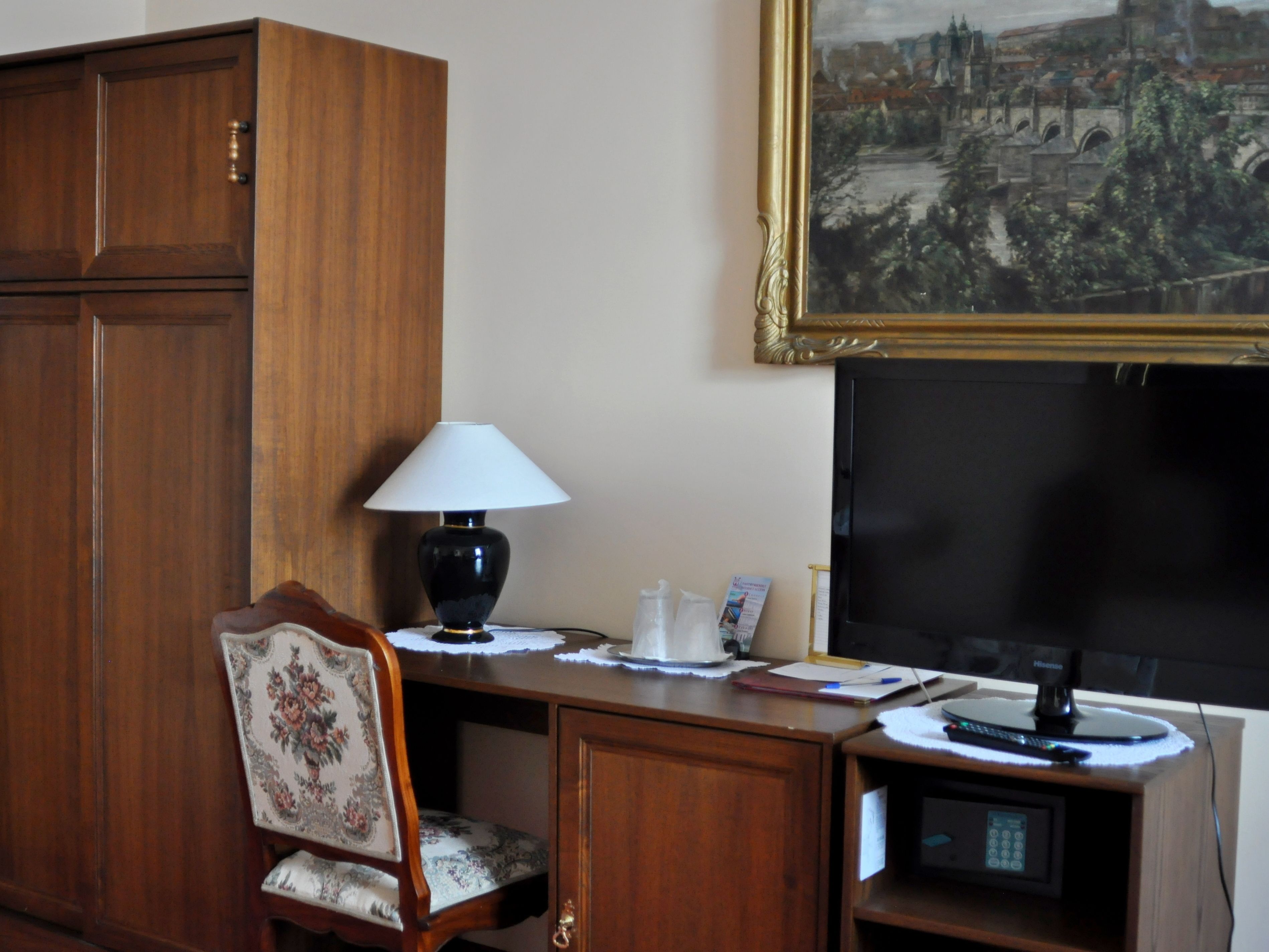 suite | room amenity