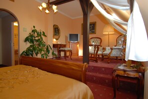 Superior Double Room | Hypo-allergenic bedding, minibar, in-room safe, cribs/infant beds