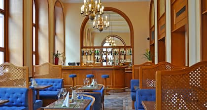 Opera Hotel