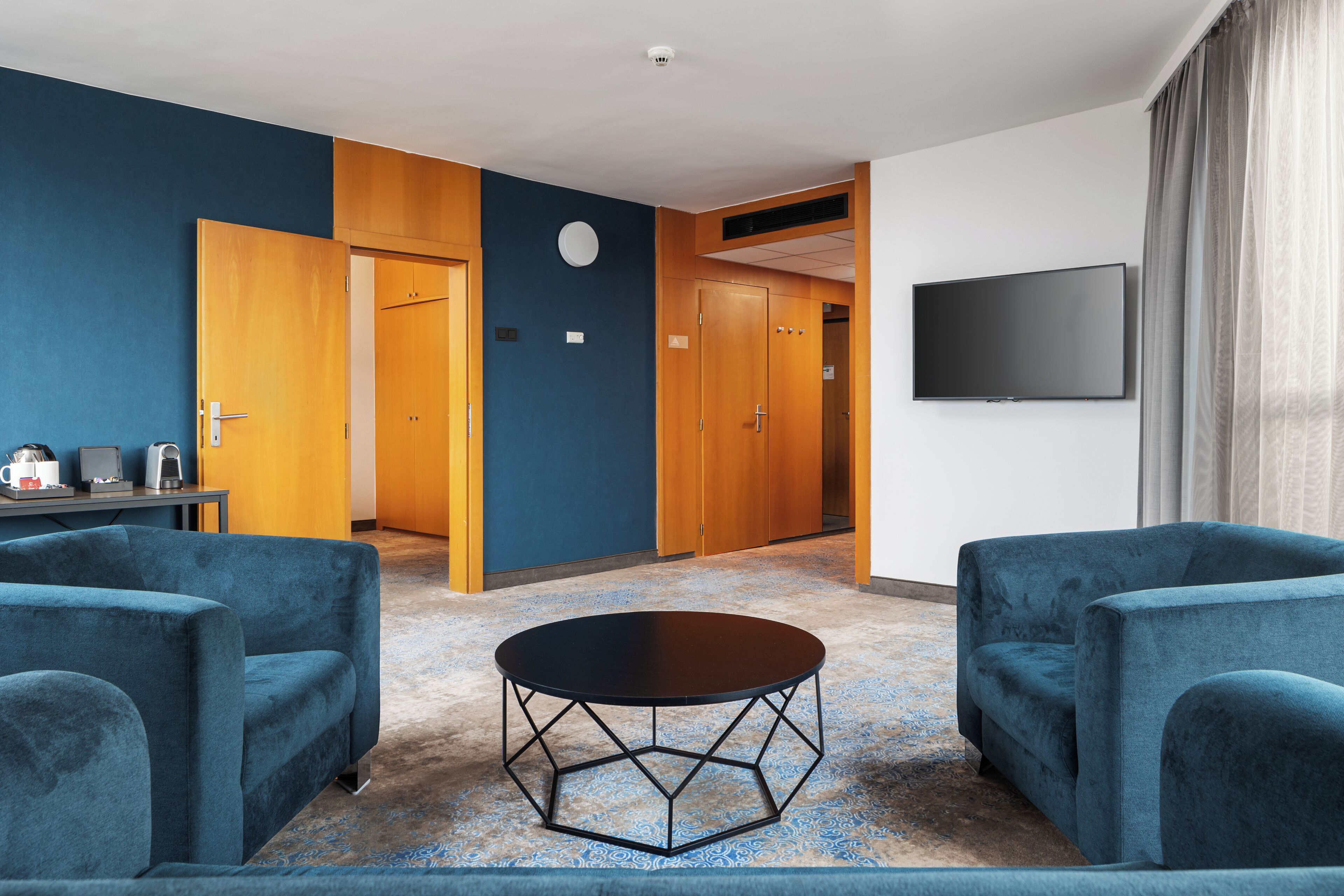 classic suite, pool access | 1 bedroom, in-room safe, blackout curtains, iron/ironing board