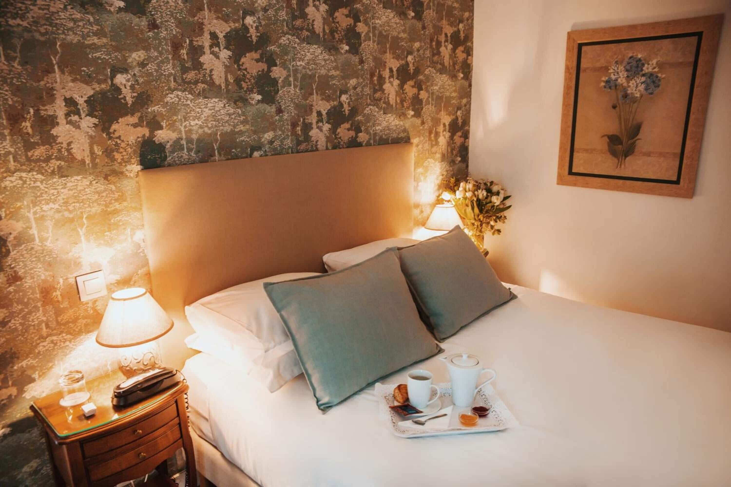 minibar, in-room safe, individually decorated, individually furnished