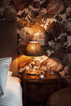 Minibar, in-room safe, individually decorated, individually furnished