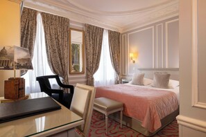 Privilege Room | In-room safe, individually decorated, individually furnished, desk - Hôtel & Spa Saint Jacques (Paris)