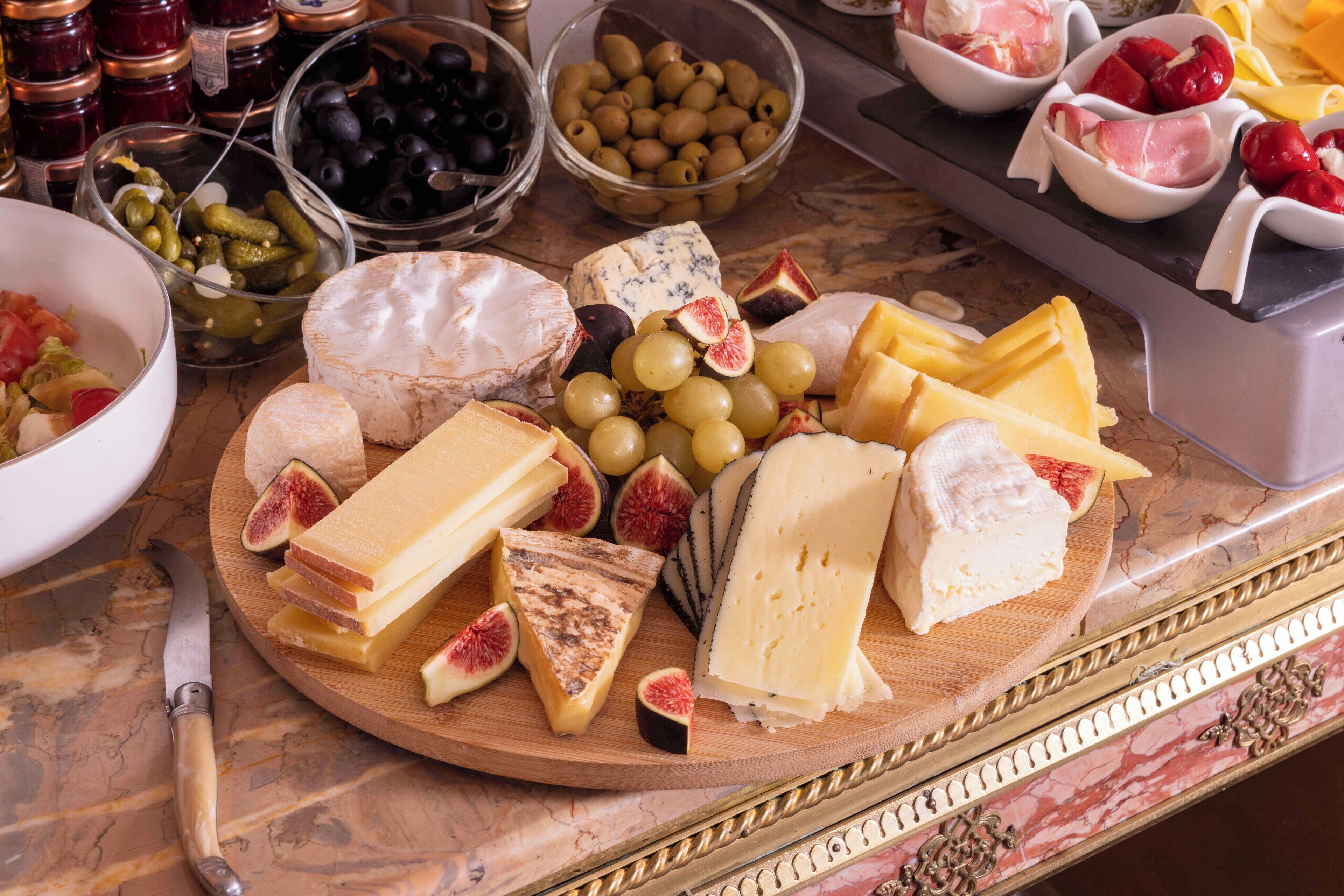 daily buffet breakfast (eur 18 per person)