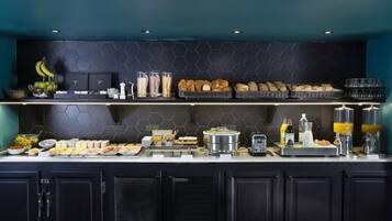 Tägliches Frühstücksbuffet gegen Gebühr