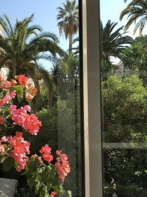 Habitación doble, vista al jardín (with SPA access - Sauna and Jacuzzi) | Vista al jardín