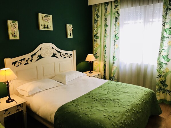 Superior Single Room (with SPA access - Sauna and Jacuzzi)