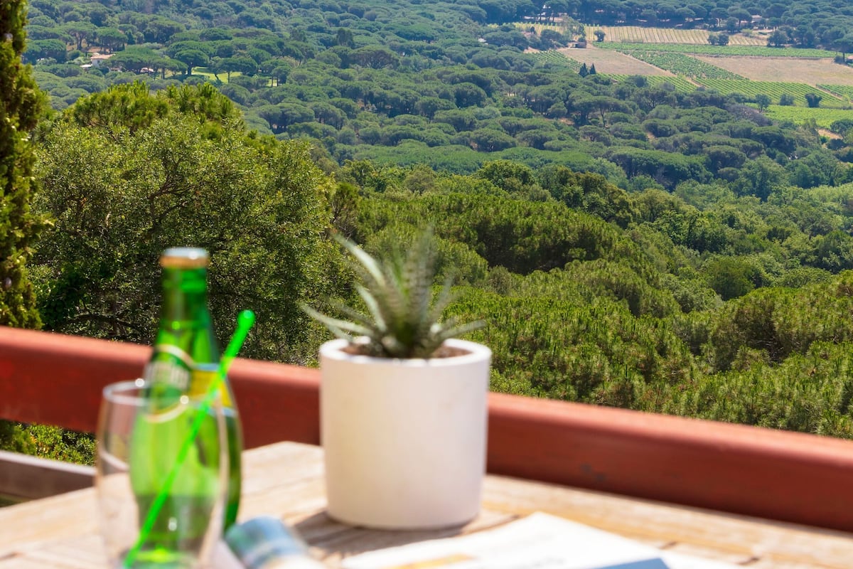 Minibar, in-room safe, free WiFi, bed sheets