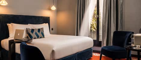 Exclusive Room | In-room safe, desk, blackout drapes, soundproofing