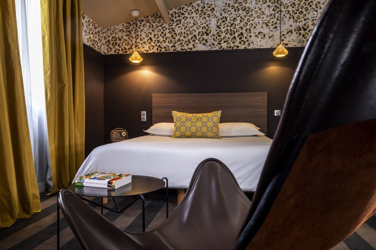 superior double room (castle or garden view) | in-room safe, individually decorated, desk, blackout curtains