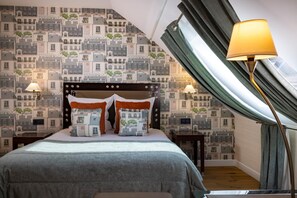 Deluxe Room | Premium bedding, in-room safe, desk, blackout drapes