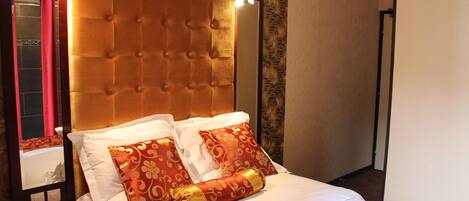 Habitación doble superior | Escritorio, insonorización, wifi gratis y despertador