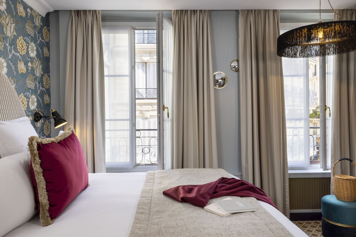 Fachada do Hôtel Fior d’Aliza em estilo Art Déco, Paris