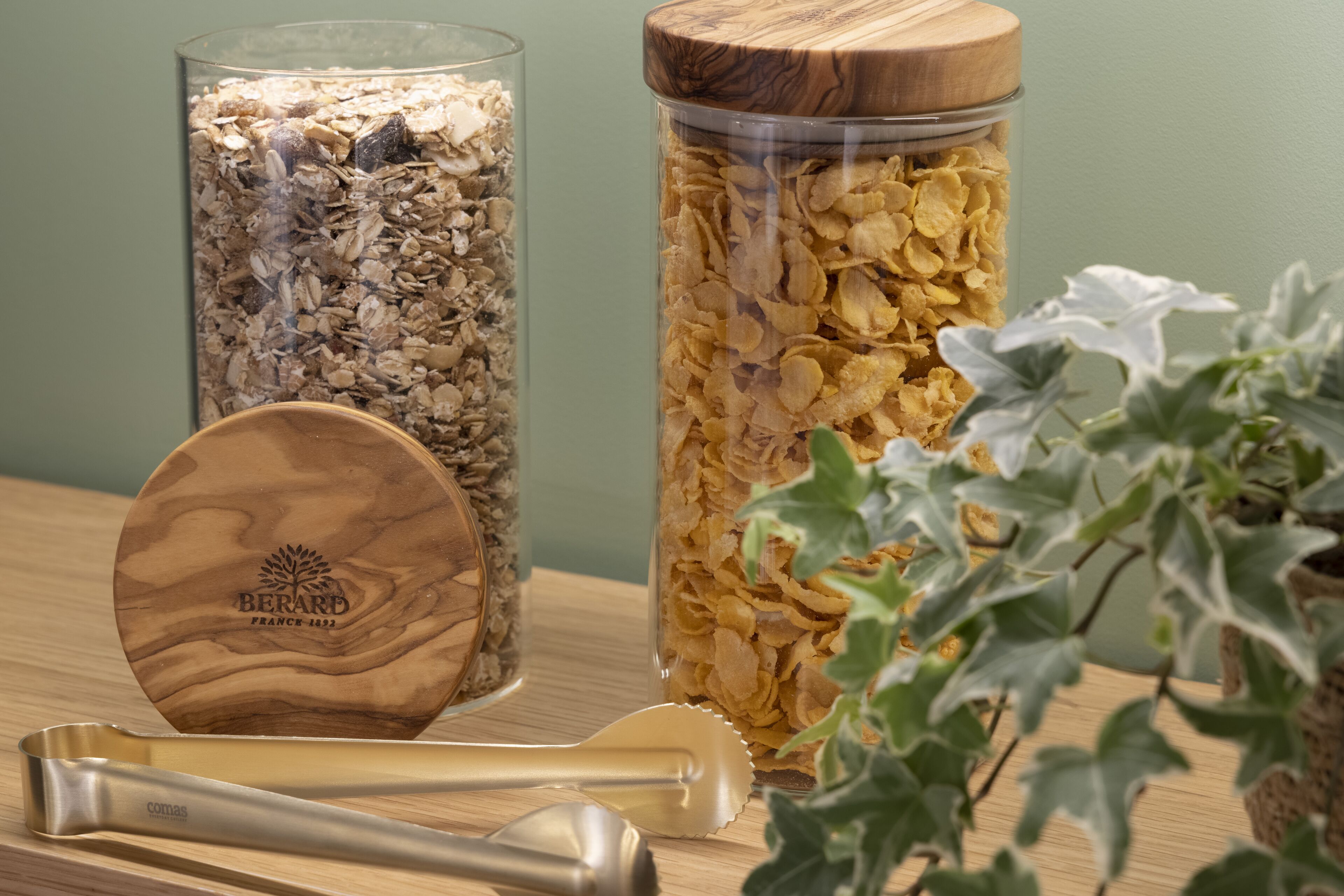 daily buffet breakfast (eur 18 per person)