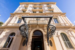 Façana frontal de l'allotjament