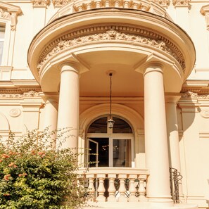 واجهة المنشأة