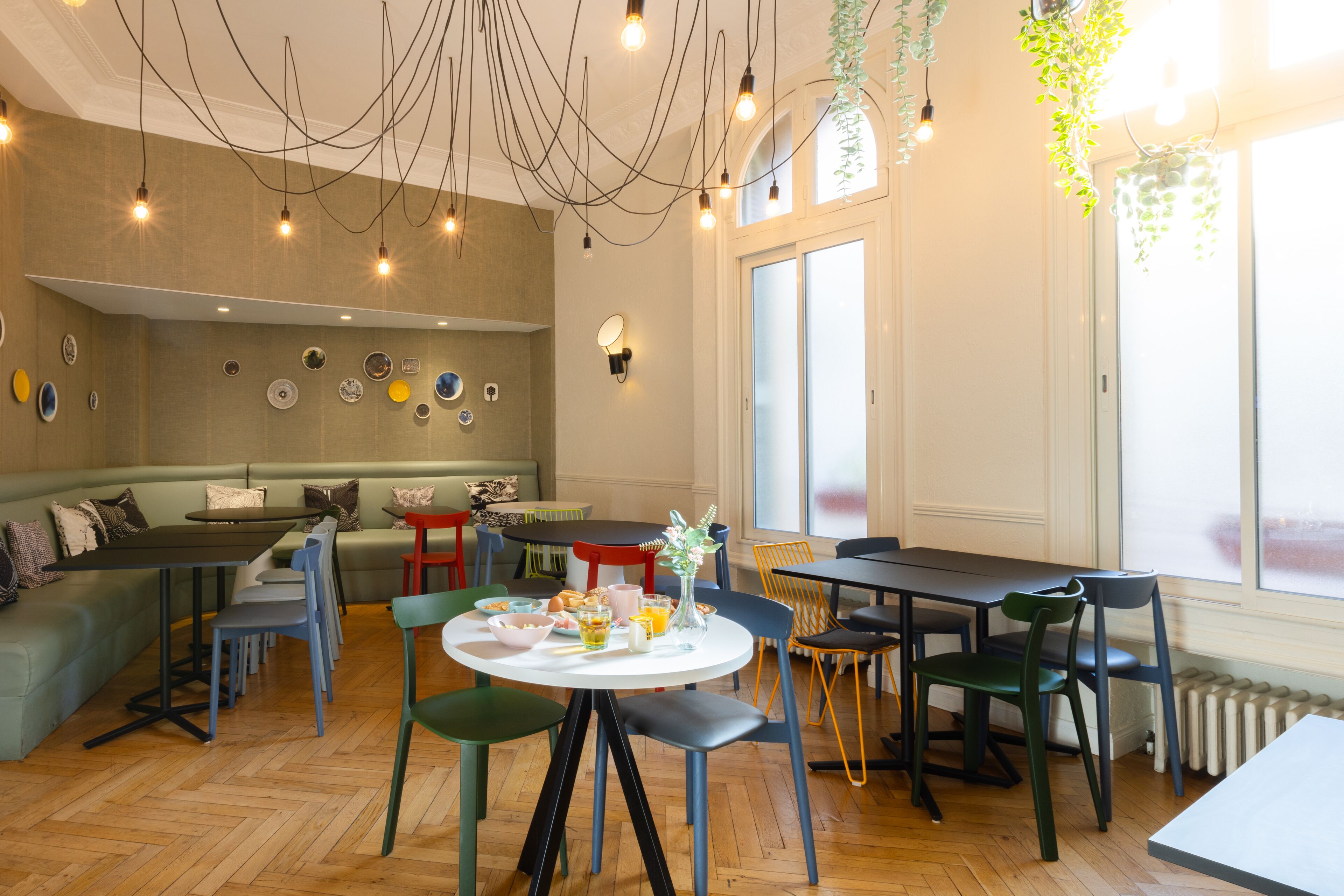 daily cooked-to-order breakfast (eur 15 per person)