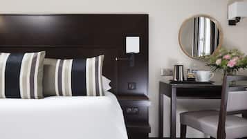 Double Room | In-room safe, desk, blackout curtains, soundproofing