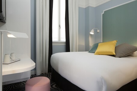 Hotel Pastel Paris - Image 35