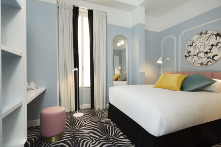 Hotel Pastel Paris - Image 10
