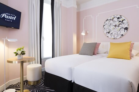 Hotel Pastel Paris - Image 32