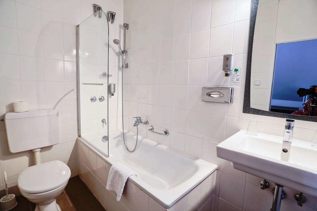 superior double room, courtyard view | 1 bedroom, hypo-allergenic bedding, down duvets, select comfort beds