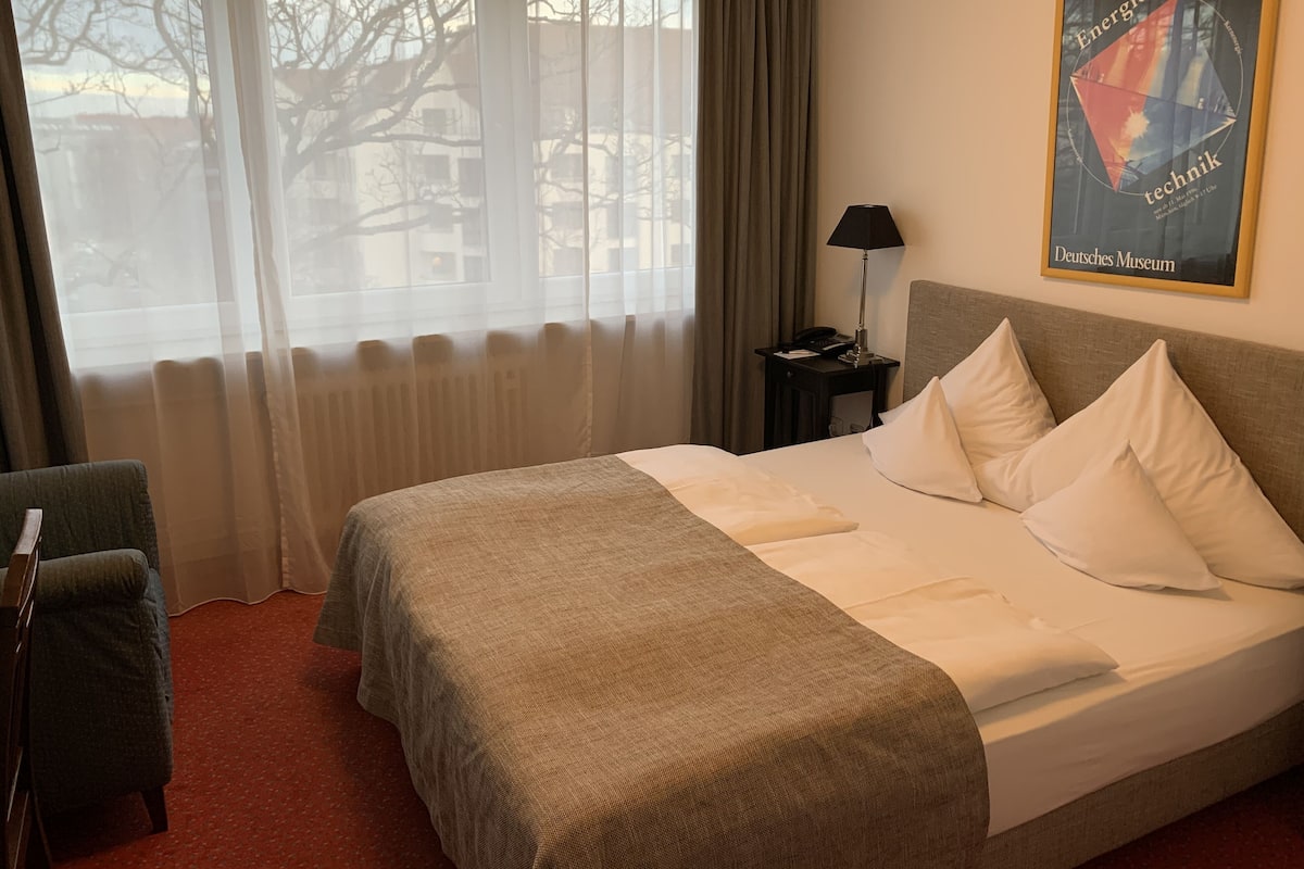 Hypo-allergenic bedding, down duvets, Select Comfort beds