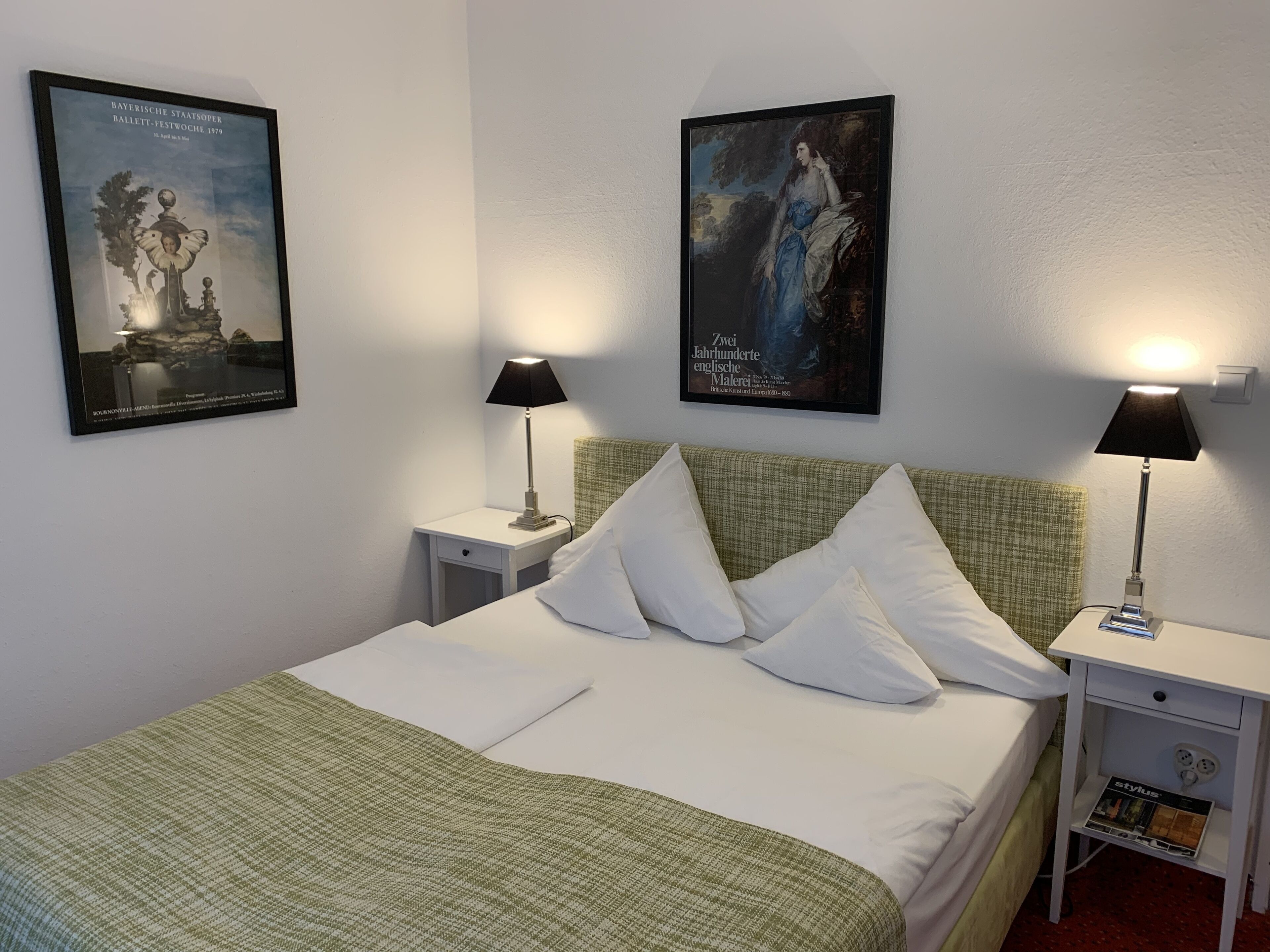 1 bedroom, hypo-allergenic bedding, down duvets, select comfort beds