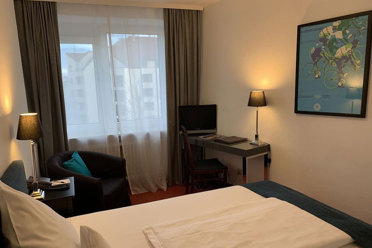 Hypo-allergenic bedding, down duvets, Select Comfort beds