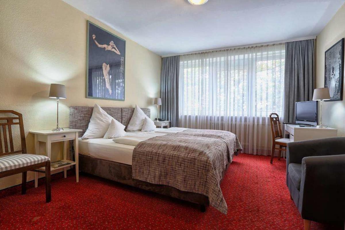 Hypo-allergenic bedding, down duvets, Select Comfort beds