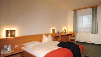 Ropa de cama hipoalergénica, caja fuerte, cortinas opacas