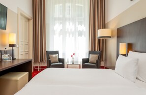 Comfort Room | In-room safe, desk, soundproofing, free WiFi
