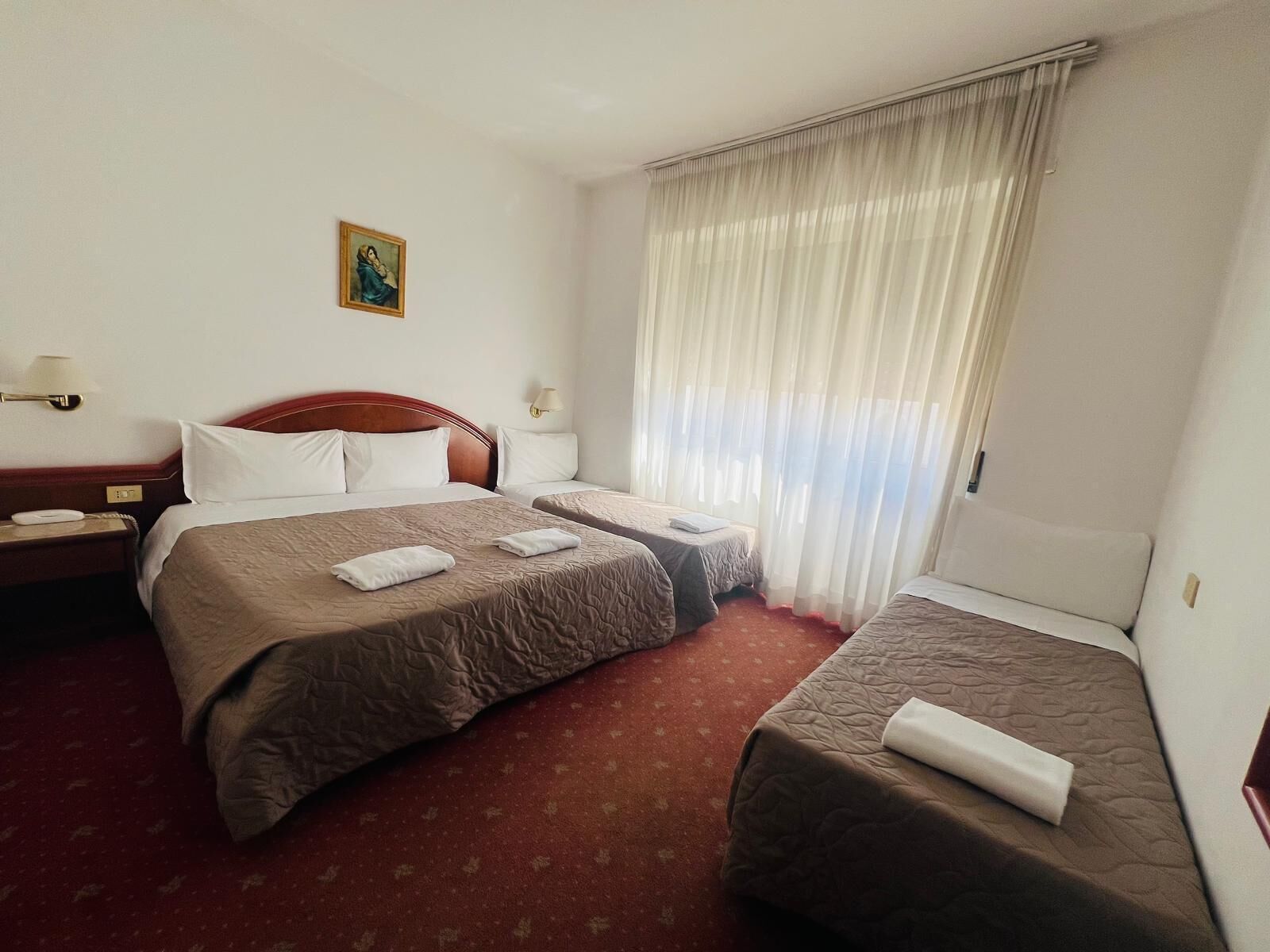 Family Room, Non Smoking | In-room safe, desk, iron/ironing board, free cribs/infant beds
