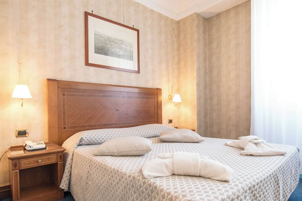 Standard Double Room, Non Smoking | In-room safe, desk, iron/ironing board, free cribs/infant beds