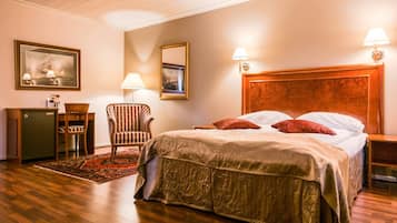 Schreibtisch, laptopgeeigneter Arbeitsplatz, Verdunkelungsvorhänge