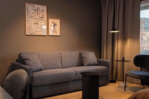 Desk, laptop workspace, blackout curtains, soundproofing - Quality Hotel Grand Steinkjer (Steinkjer)