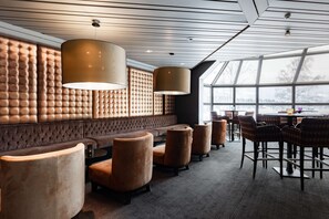 Bar (en el alojamiento)