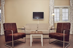 Business Room, 1 King Bed, Non Smoking
