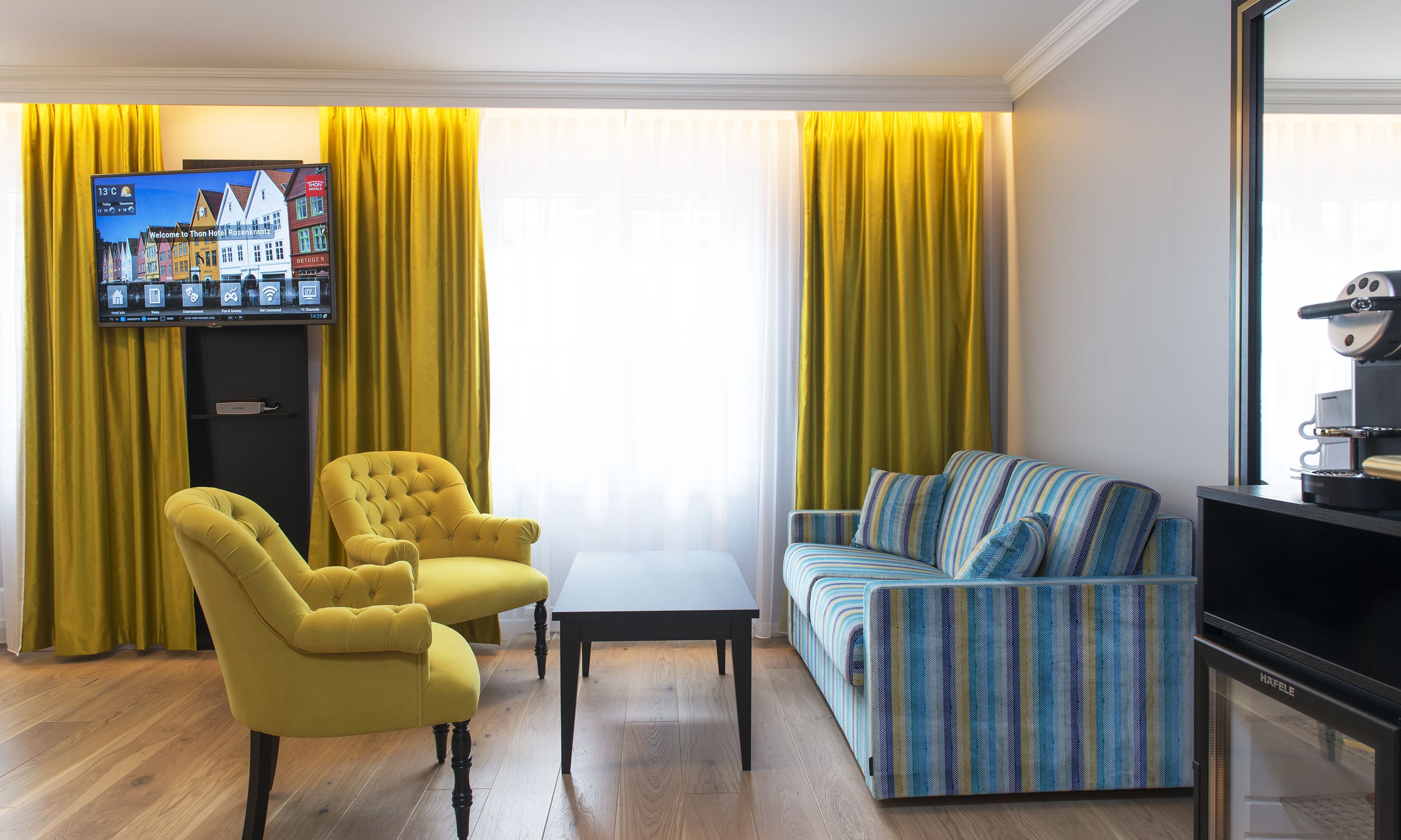 business room, non smoking | minibar, desk, laptop workspace, blackout curtains