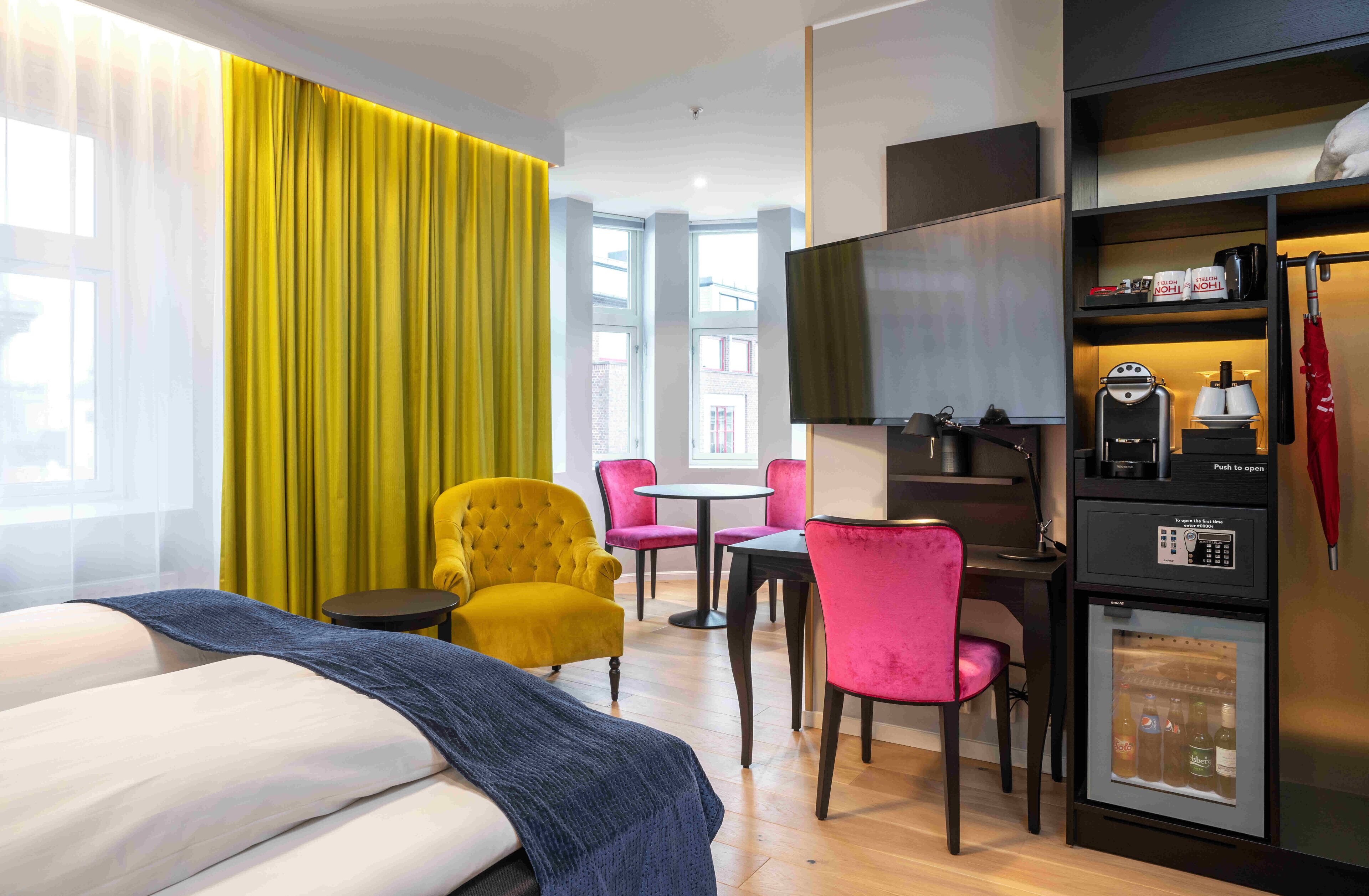 superior room, non smoking | minibar, desk, laptop workspace, blackout curtains