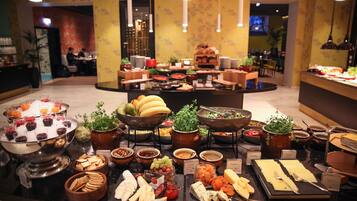 Free daily buffet breakfast