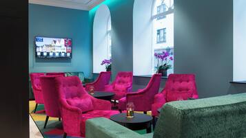 Lobby-lounge