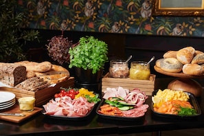 Free buffet breakfast