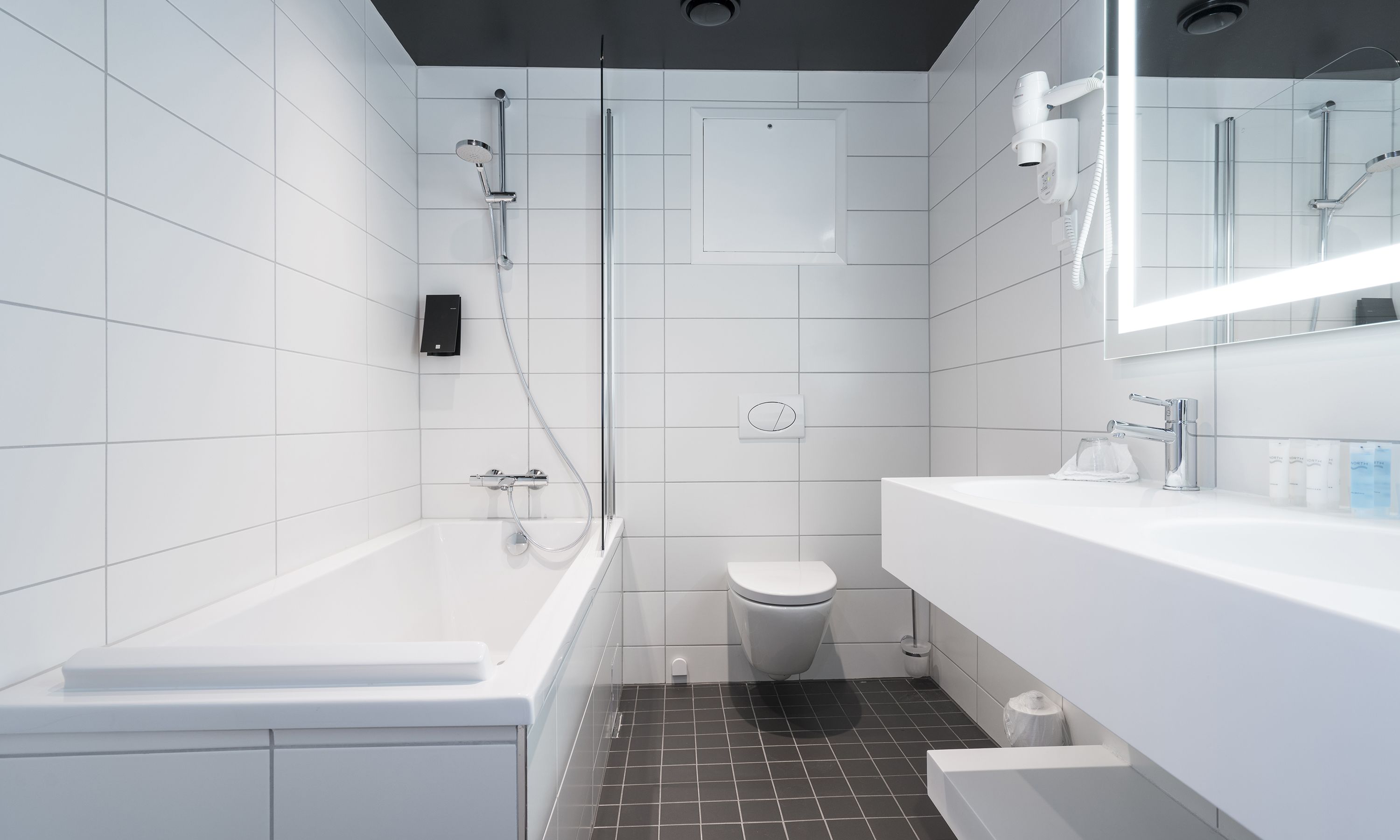 business room, non smoking | bathroom | shower, hair dryer, towels