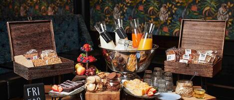 Free daily buffet breakfast