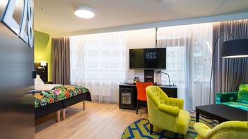 Premium bedding, in-room safe, desk, blackout drapes